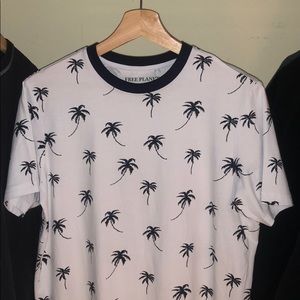 Free planet palm tree tee
